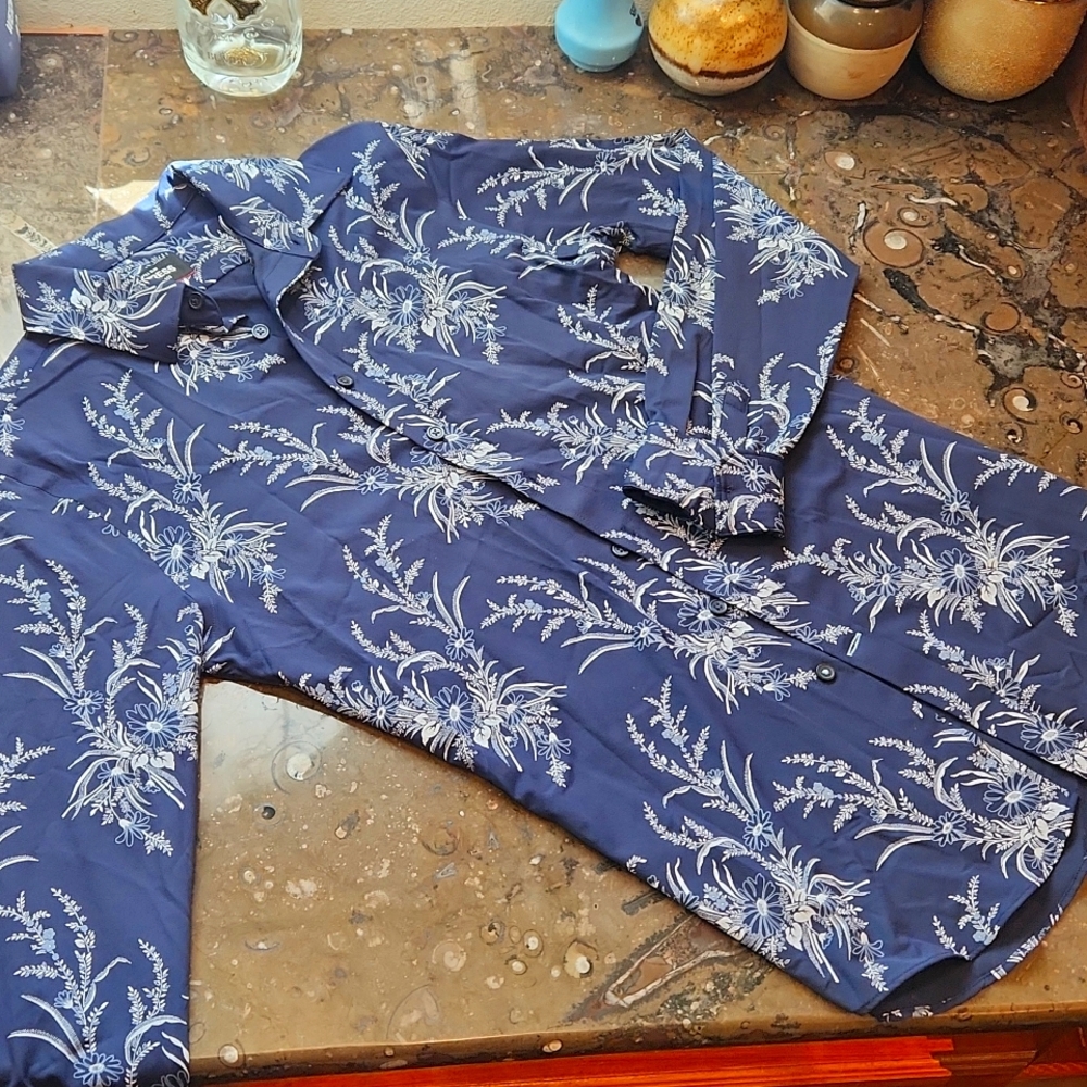 XS Slim Express "Performance" Long Sleeve Buttonup Shirt in Navy